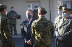 Minister Stefanović visits Karaburma military hospital