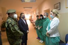 Minister Stefanović visits Karaburma military hospital