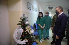 Minister Stefanović visits Karaburma military hospital