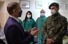 Minister Stefanović visits Karaburma military hospital