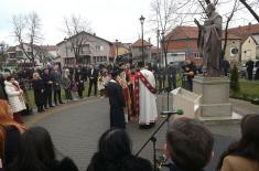 Министар Гашић открио споменик Светом Сави у Крушевцу