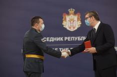 President Vučić presents decorations to members of the Ministry of Defence and the Serbian Armed Forces