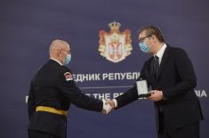 President Vučić presents decorations to members of the Ministry of Defence and the Serbian Armed Forces