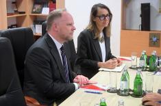Састанак министра Гашића са замеником помоћника генералног секретара НАТО-а Хамилтоном