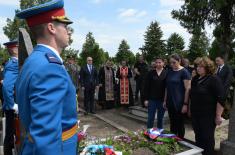 Minister Vučević lays wreath in memory of Sava Erdeljan - fallen hero of Paštrik