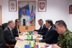 Састанак министра Гашића са замеником помоћника генералног секретара НАТО-а Хамилтоном