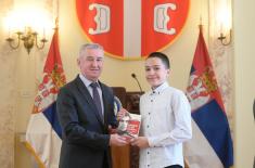 Уручене награде победницима конкурса „Наш војник, наш херој“