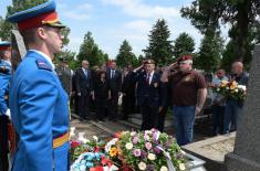 Minister Vučević lays wreath in memory of Sava Erdeljan - fallen hero of Paštrik