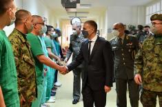 Minister Stefanović at “Karaburma“ MMC: A year of fighting for patients with most severe Covid-19