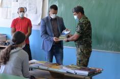 Serbian Armed Forces are helping students in rural schools on Pešter