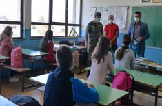 Serbian Armed Forces are helping students in rural schools on Pešter