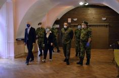 Министар Вулин: Војна болница у Новом Саду прилагодила је своје капацитете и примила ковид пацијенте 