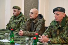 Министар Вучевић у новогодишњој ноћи обишао дежурну јединицу ПВО