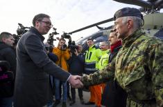 Председник Вучић обишао новонабављена средства наоружања и војне опреме за Војску Србије