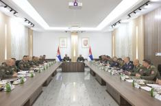 Начелник Генералштаба са командантима јединица