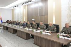 Начелник Генералштаба са командантима јединица