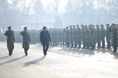 Министар Гашић на полагању заклетве војника и полазника курса за подофицире