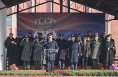 Министар Гашић на полагању заклетве војника и полазника курса за подофицире