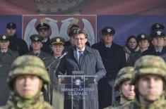 Министар Гашић на полагању заклетве војника и полазника курса за подофицире