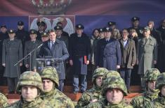 Министар Гашић на полагању заклетве војника и полазника курса за подофицире