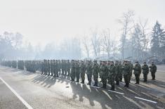 Министар Гашић на полагању заклетве војника и полазника курса за подофицире
