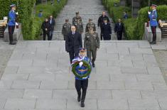 Minister Vučević lays wreath on Mt. Avala on occasion of Armed Forces Day