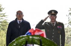 Minister Vučević lays wreath on Mt. Avala on occasion of Armed Forces Day