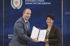 Pobednicima konkursa „Naš vojnik, naš heroj“ uručene nagrade