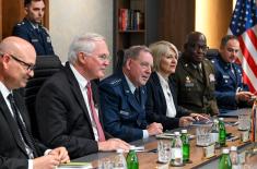 Sastanak ministra Gašića sa komandantom Vazduhoplovnih snaga SAD u Evropi i Africi generalom Hekerom 