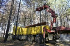 Уручена донација власницима објеката оштећених у пожару у викенд насељу Винци