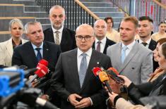 Minister Vučević and Mayor of Banjaluka Stanivuković Visited Primary School “Vuk Stefanović Karadžić”