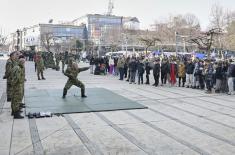 Припадници Министарства одбране и Војске Србије на Сајму професионалне оријентације у Пироту