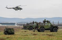 Presidents Vučić and Aliyev attend weapons and capabilities display of some of SAF units in Niš