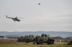 Presidents Vučić and Aliyev attend weapons and capabilities display of some of SAF units in Niš