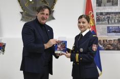 Ministar Gašić uručio poklone pripadnicama Ministarstva odbrane i Vojske Srbije povodom 8. marta