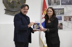 Ministar Gašić uručio poklone pripadnicama Ministarstva odbrane i Vojske Srbije povodom 8. marta