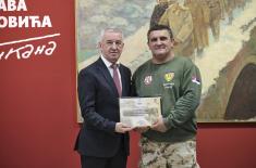 Uručene zahvalnice vojnim veteranima učesnicima vojne parade „Snaga jedinstva“