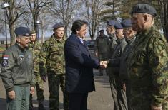 Ministar Gašić sa pripadnicima 204. vazduhoplovne brigade 
