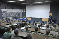 Ministar Gašić sa pripadnicima 204. vazduhoplovne brigade 