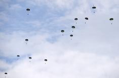 Vežba padobranskih jedinica Vojske Srbije i Oružanih snaga SAD 