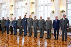 Ministar Gašić uručio ugovore o stipendiranju 