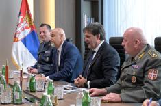 Састанак министра Гашића са замеником начелника Управе за развој наоружања Централне Војне Комисије НР Кине