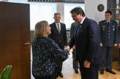 Sastanci ministra odbrane sa akreditovanim ambasadorima u Srbiji 
