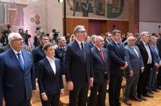 Председник Вучић уручио Видовданско одликовање 204. ваздухопловној бригади