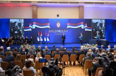 Председник Вучић уручио Видовданско одликовање 204. ваздухопловној бригади