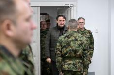 Ministar Gašić i general Mojsilović obišli Operativni centar sistema odbrane