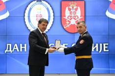 Ministar Gašić uručio odlikovanja pripadnicima Ministarstva odbrane i Vojske Srbije