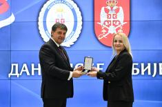 Ministar Gašić uručio odlikovanja pripadnicima Ministarstva odbrane i Vojske Srbije