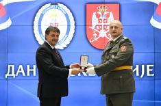 Ministar Gašić uručio odlikovanja pripadnicima Ministarstva odbrane i Vojske Srbije