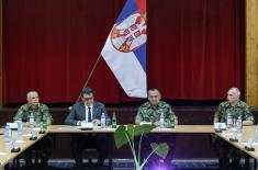 Министар Гашић обишао Четврту бригаду копнене војске 